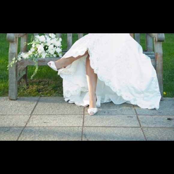 Badgley Mischka peep toe heels - Picture 3 of 8